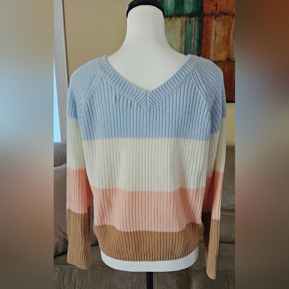 Sweater - Picture 2 of 3